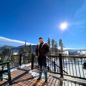 Meet your Posher, Winston